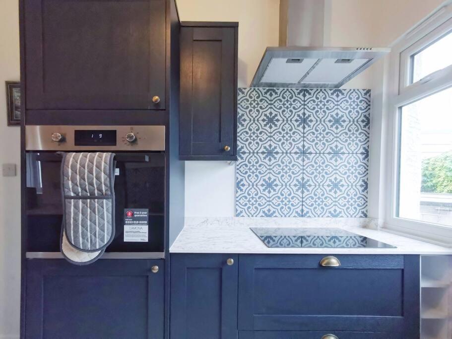 Entire 3 Bedroom House 5 Minutes From The Рамсггейт